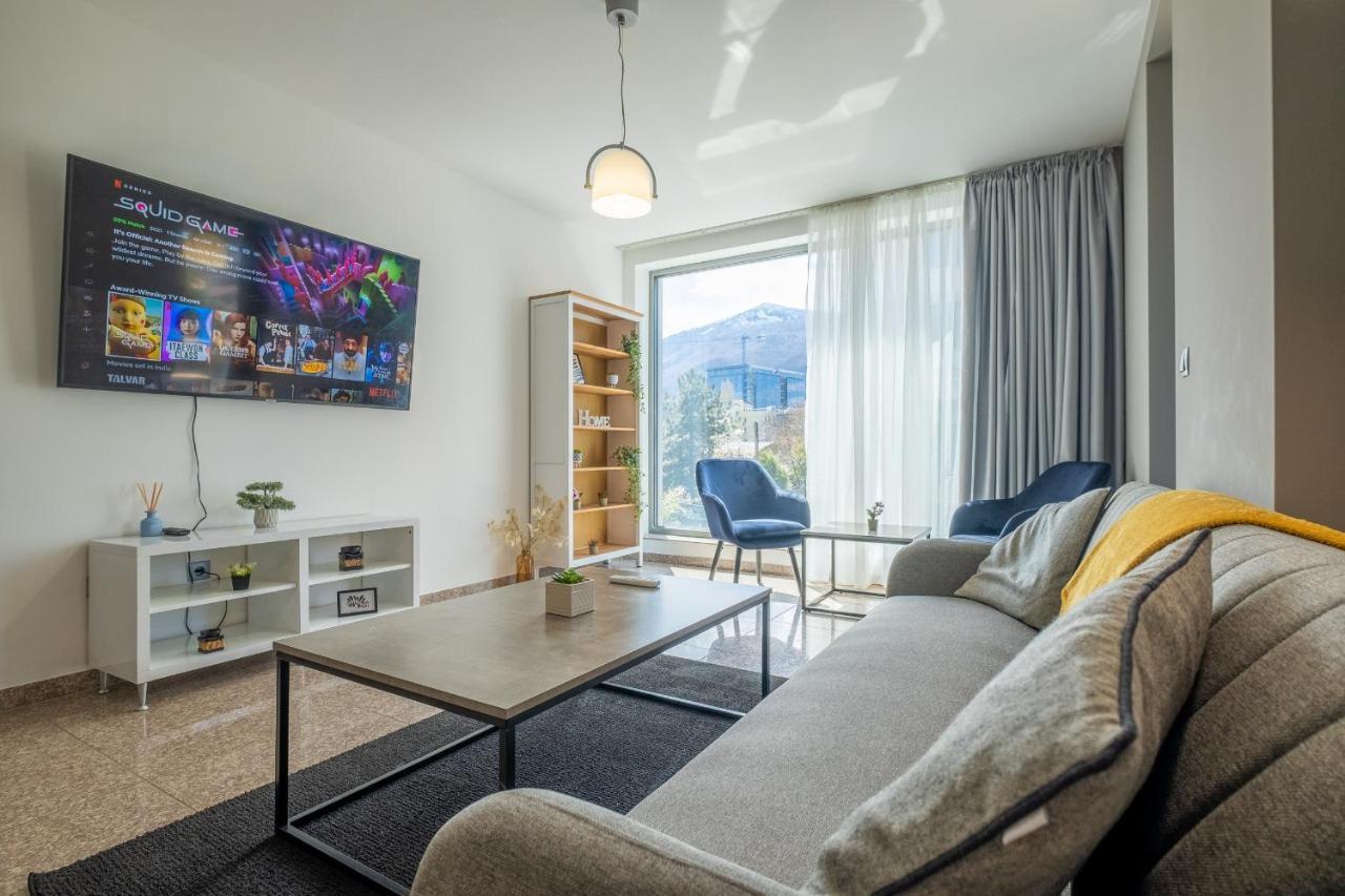 Julie'S Sunny Cozy Apartment With Balcony 소피아 외부 사진