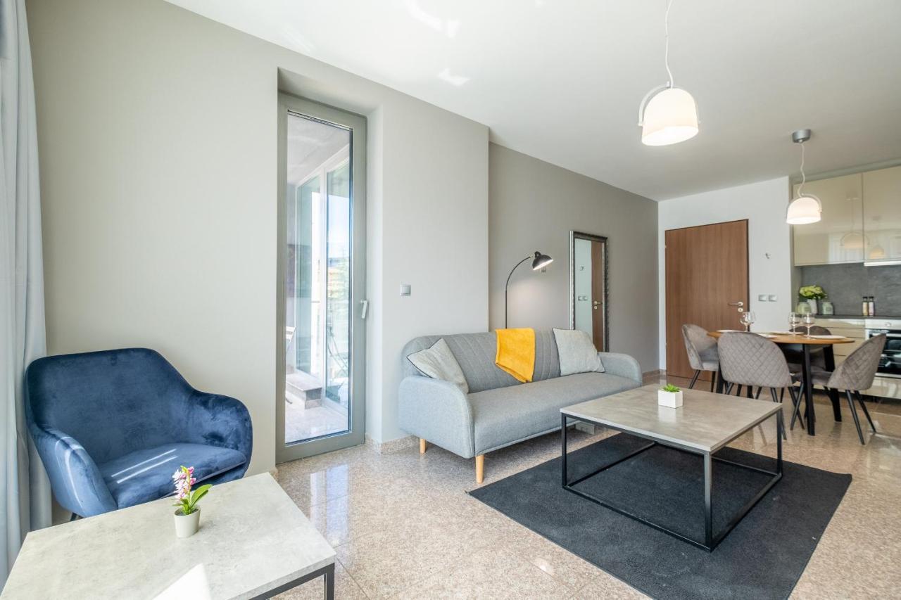 Julie'S Sunny Cozy Apartment With Balcony 소피아 외부 사진